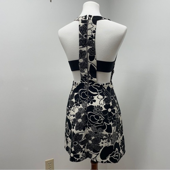ZARA Jacquard Black + Creamy White Floral Mini Dress. flirty open back detail - Picture 6 of 14